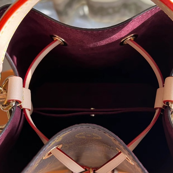 Louis Vuitton Néonoé BB - Picture 7 of 11